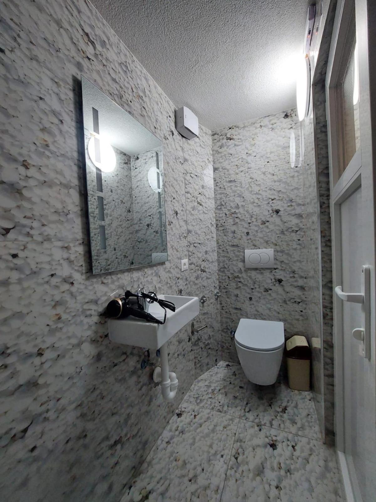 Hotel Inn Прізрен Екстер'єр фото